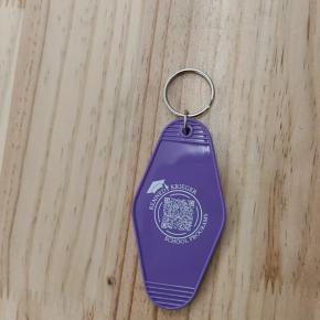 HS0063 Vintage Plastic Hotel Key Tag